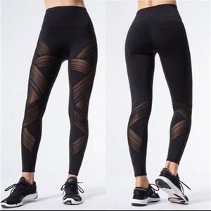 NWT Alo Yoga High Waisted Ultimate Legging